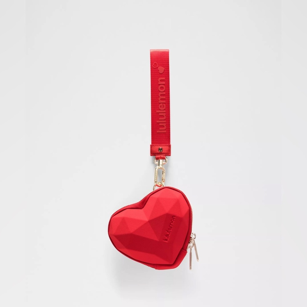 165 🆕❤️ Lululemon Heart Wristlet - Oxford Red
